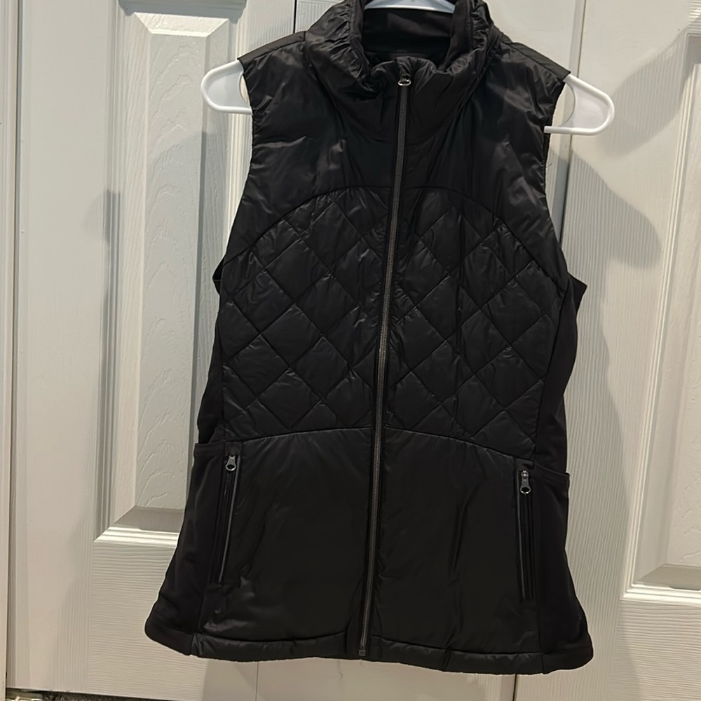 Women’s size 8 Lululemon black vest